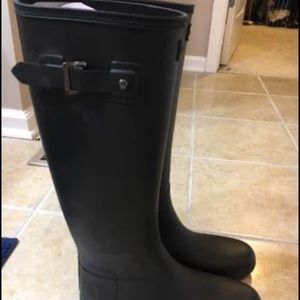 Size 7 Black Hunter Rain Boots Refined Style New in Box